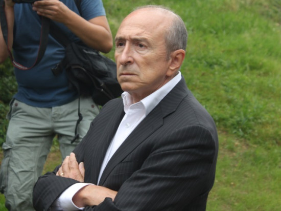Gérard Collomb préconise une période d'essai d'au moins deux ans pour les CDI