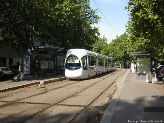 Un jeune homme percuté par un tramway dans un état grave