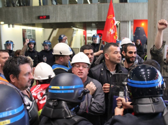 Métropole de Lyon : le dialogue social relancé par Collomb et les syndicats