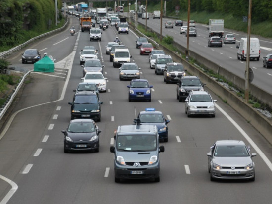 Pollution : la vitesse abaiss&eacute;e de 20 km/h sur les grands axes routiers dans le Rh&ocirc;ne