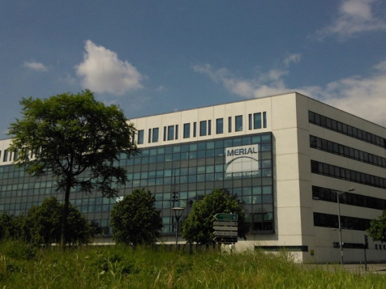 Les salariés de Sanofi géolocalisés à Lyon ? Un syndicat dénonce Les salariés de Sanofi géolocalisés à Lyon ? Un syndicat dénonce