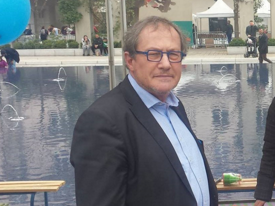 Collomb n'est plus sénateur du Rhône, Devinaz le remplace au groupe PS