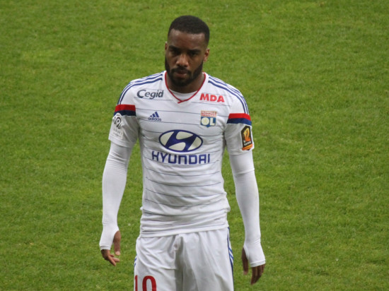 Plus de 25 millions d'euros refusés par l'OL pour Lacazette ?
