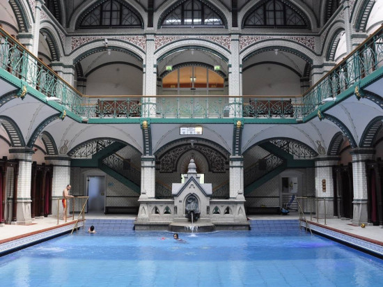 Un jeu vidéo TCL, Yoda à l’ASVEL, une piscine à l’Hôtel-Dieu : le meilleur du 1er avril à Lyon