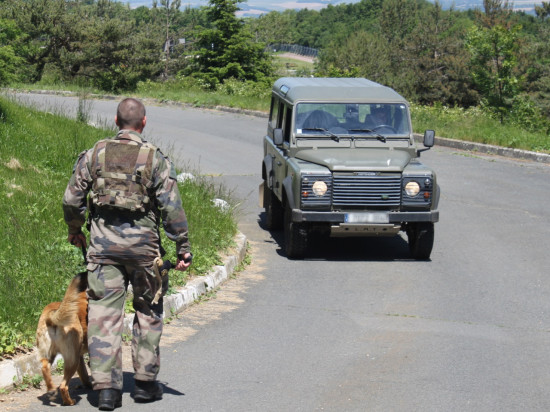 Des armes saisies chez l'ancien militaire qui voulait attaquer la mosquée de Vénissieux Des armes saisies chez l'ancien militaire qui voulait attaquer la mosquée de Vénissieux