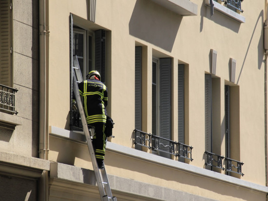 Lyon : le balcon prend feu en centre-ville Lyon : le balcon prend feu en centre-ville