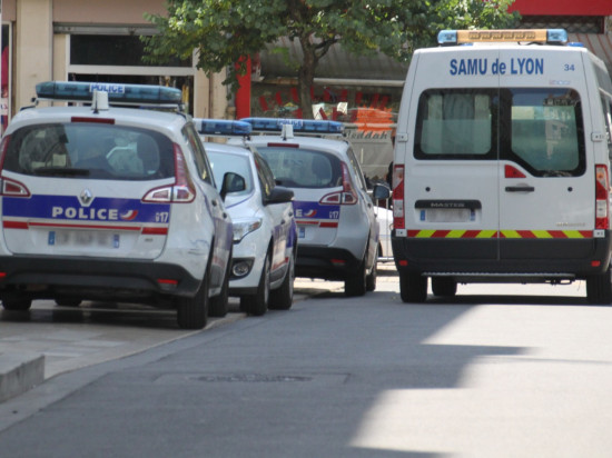 Un jeune de 15 ans poignardé à Bron ce dimanche (MàJ) Un jeune de 15 ans poignardé à Bron ce dimanche (MàJ)