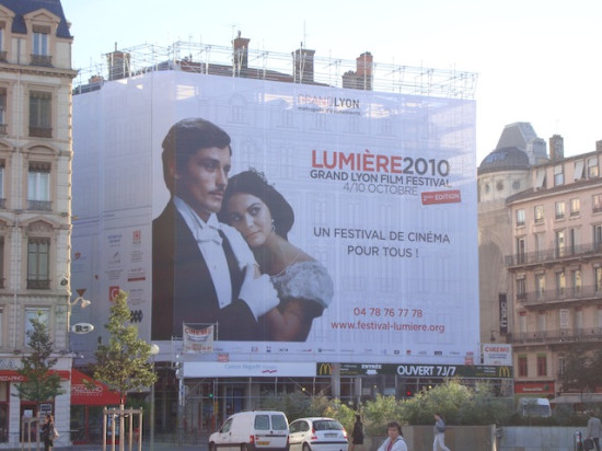 1 000 m2 de Festival Lumière et de Biennale de la Danse Place Bellecour