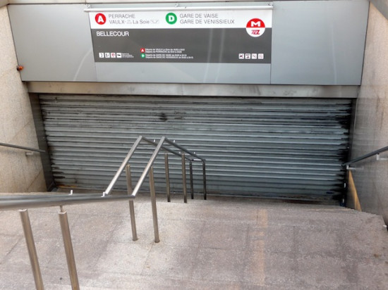Un SDF égorge un homme dans le métro à Villeurbanne