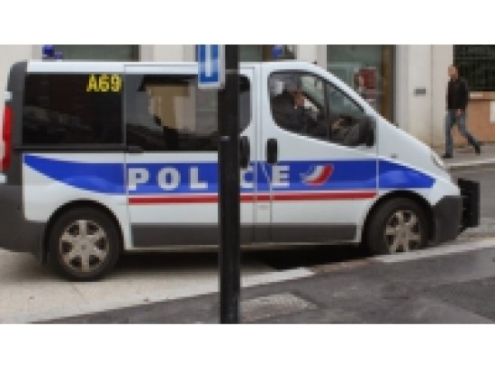 V&eacute;nissieux : un enfant chute du 2e &eacute;tage apr&egrave;s avoir &eacute;t&eacute; laiss&eacute; seul dans l'appartement