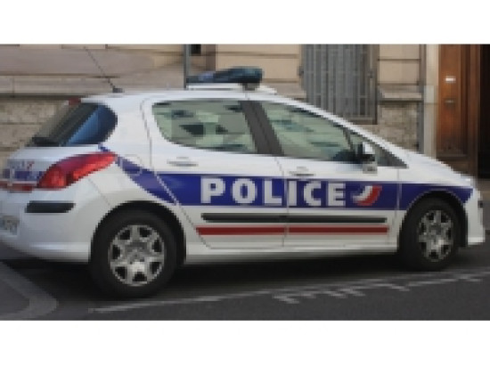 Rhône : il blesse 4 policiers pour réussir à voler un seau sur un chantier Rhône : il blesse 4 policiers pour réussir à voler un seau sur un chantier