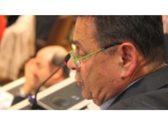 Attentat &agrave; Charlie Hebdo : le maire de Villeurbanne veut  " r&eacute;sister en faisant bloc et en restant unis"