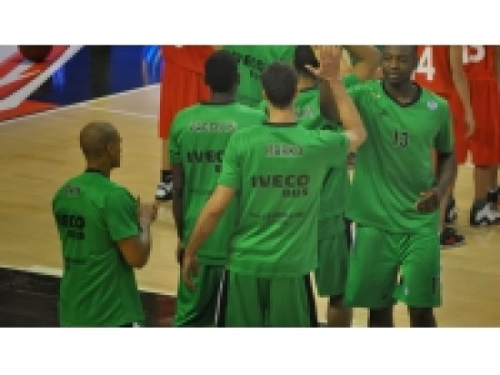 L'ASVEL poursuit sa belle série face à Dijon (79-67) L'ASVEL poursuit sa belle série face à Dijon (79-67)