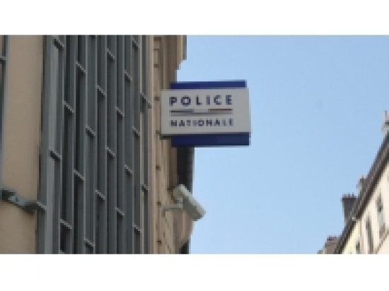 Un Lyonnais arrêté pour avoir diffusé des images pédopornographiques Un Lyonnais arrêté pour avoir diffusé des images pédopornographiques