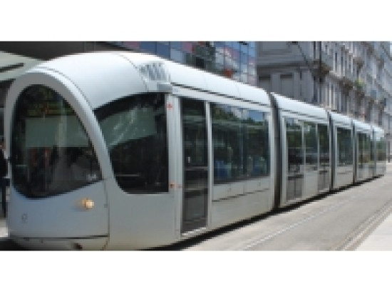 Lyon : un tramway percute un cycliste Lyon : un tramway percute un cycliste