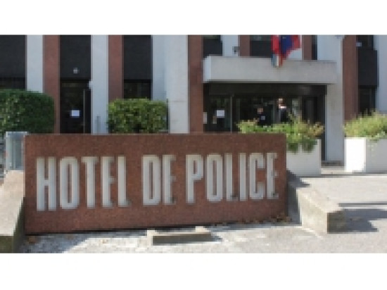 Sans carte professionnelle, un faux taxi interpellé à Lyon Sans carte professionnelle, un faux taxi interpellé à Lyon