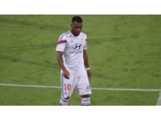 OL : le but de Lacazette accord&eacute; &agrave; Placide contre son camp