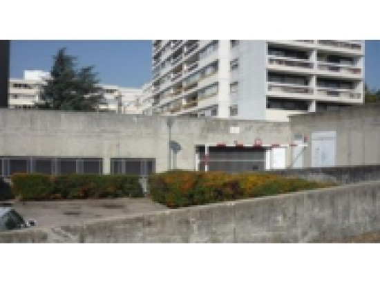 Le toit d'un parking souterrain s'effondre à Rillieux Le toit d'un parking souterrain s'effondre à Rillieux