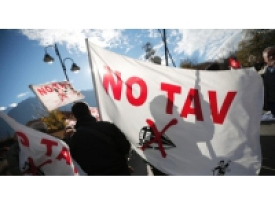 Des cocktails Molotov devant le domicile d'un s&eacute;nateur italien partisan du Lyon-Turin