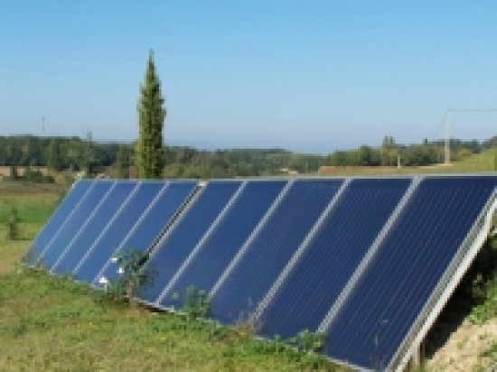 Bosch produit d&eacute;sormais des panneaux solaires sur son site de V&eacute;nissieux