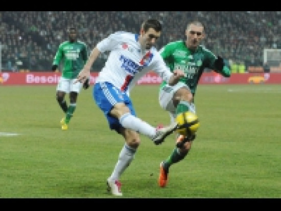 Derby : l'OL s'impose 2-1 face à l'ASSE en Coupe de la Ligue Derby : l'OL s'impose 2-1 face à l'ASSE en Coupe de la Ligue