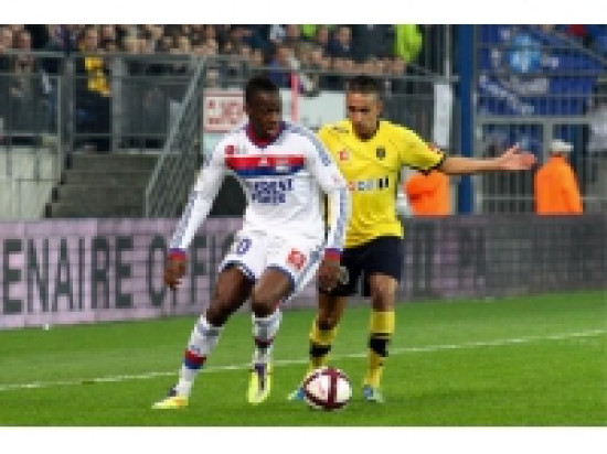 L'OL reste dans la course au podium (2-1)