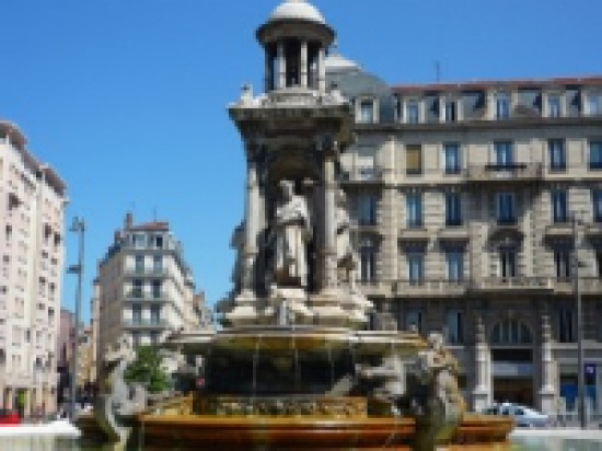 La place des Jacobins est &agrave; mi-chantier