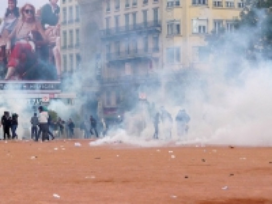 Les manifestants d'octobre dernier sont revenus sur la place Bellecour Les manifestants d'octobre dernier sont revenus sur la place Bellecour