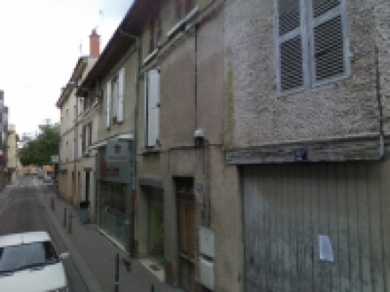 Oullins : un immeuble menace de s'effondrer