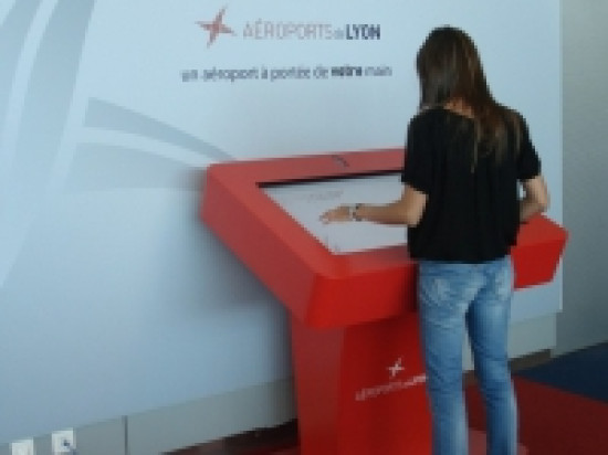 Saint-Exup&eacute;ry: Rebecca &eacute;coute vos dol&eacute;ances