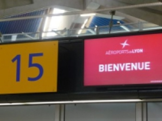 Saint-Valentin: l'a&eacute;roport de Lyon aux petits soins