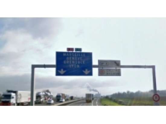 Un important accident de la route perturbe la circulation sur l'A 46 Nord Un important accident de la route perturbe la circulation sur l'A 46 Nord