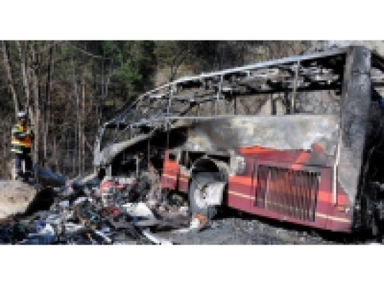 Accident de car à L'Alpe d'Huez : une victime évacuée à Lyon Accident de car à L'Alpe d'Huez : une victime évacuée à Lyon