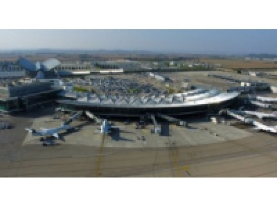 Grève des contrôleurs aériens : de possibles perturbations à Lyon Grève des contrôleurs aériens : de possibles perturbations à Lyon