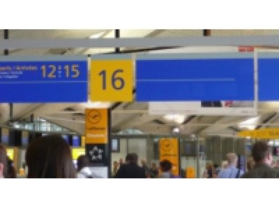 L'aéroport de Lyon Saint-Exupéry paré pour Noël L'aéroport de Lyon Saint-Exupéry paré pour Noël