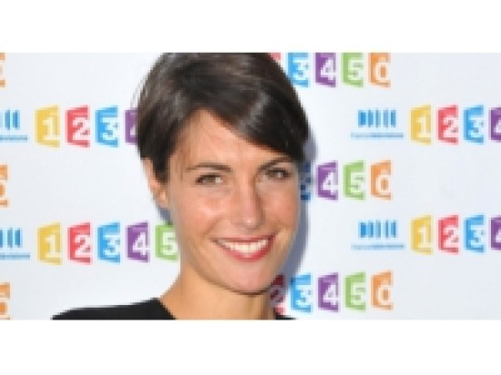 Alessandra Sublet travaille sur un projet d'hebdo pour France 2