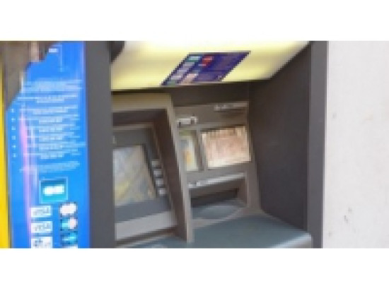 Bron : elles ouvrent des comptes bancaires sous l'identité de leur demi-soeur