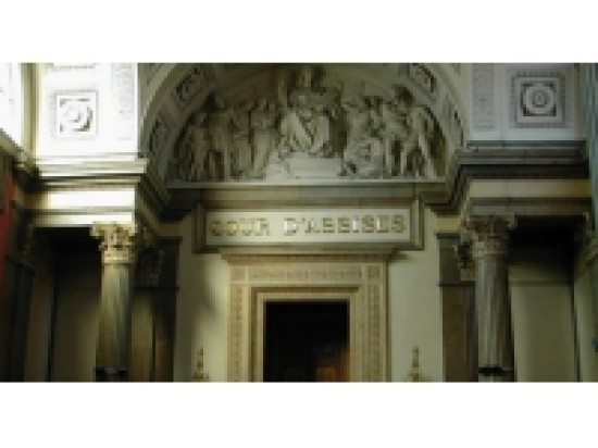 Assises du Rh&ocirc;ne : un homme jug&eacute; pour avoir assassin&eacute; sa femme