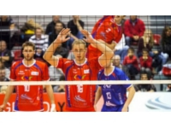 Demi-finale des play-offs : l'ASUL Lyon s'incline lors du match aller à Paris (3-1) Demi-finale des play-offs : l'ASUL Lyon s'incline lors du match aller à Paris (3-1)