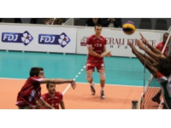 L'ASUL Lyon Volley est venu &agrave; bout de Calais (3-2)
