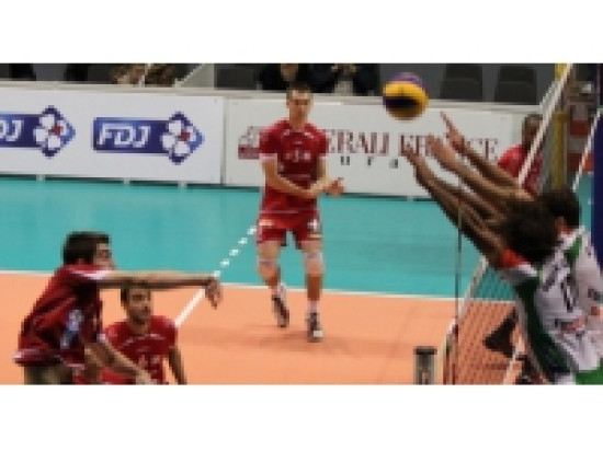 L'ASUL Lyon Volley s'impose face à Ajaccio (3-2) L'ASUL Lyon Volley s'impose face à Ajaccio (3-2)