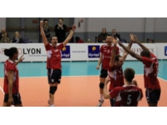 L'ASUL Lyon Volley reprend la t&ecirc;te apr&egrave;s sa victoire face Harnes (3-0)