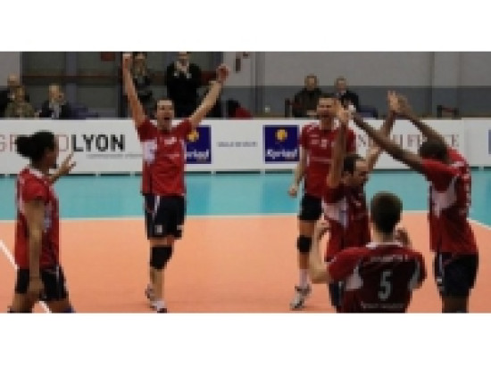 L'ASUL Lyon Volley remporte son match face à St-Nazaire (3-1) L'ASUL Lyon Volley remporte son match face à St-Nazaire (3-1)