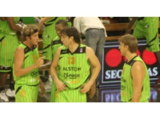 L'ASVEL s'impose face à Cholet (85-59) L'ASVEL s'impose face à Cholet (85-59)