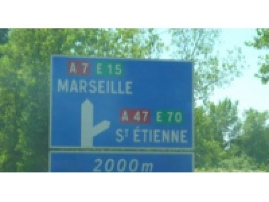 L'autoroute entre Lyon et Saint-Etienne coupée dans les deux sens L'autoroute entre Lyon et Saint-Etienne coupée dans les deux sens