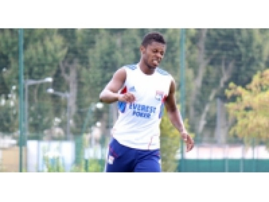 Michel Bastos rassure ses twittos sur son avenir à l'OL Michel Bastos rassure ses twittos sur son avenir à l'OL