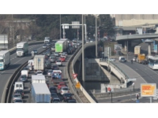 Du monde sur la route pour le week-end de P&acirc;ques