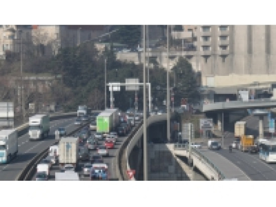 Grosses difficult&eacute;s de circulation apr&egrave;s un double accident pr&egrave;s du Tunnel sous Fourvi&egrave;re