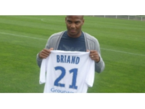 OL : Briand offrira son maillot sur Twitter