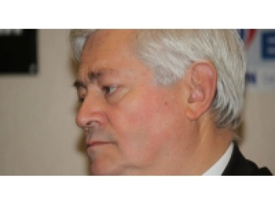 Cohn-Bendit &agrave; Gollnisch : "Vous &ecirc;tes des cr&eacute;tins finis !"